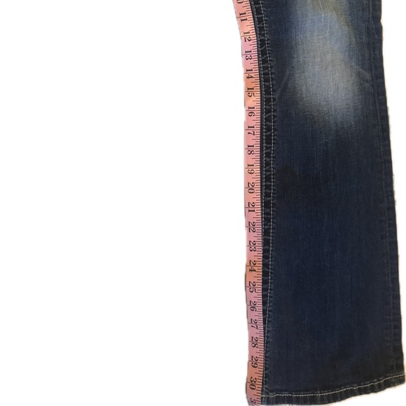 Miss Me jeans hard to find size 34 with slight stretch! - Picture 7 of 7